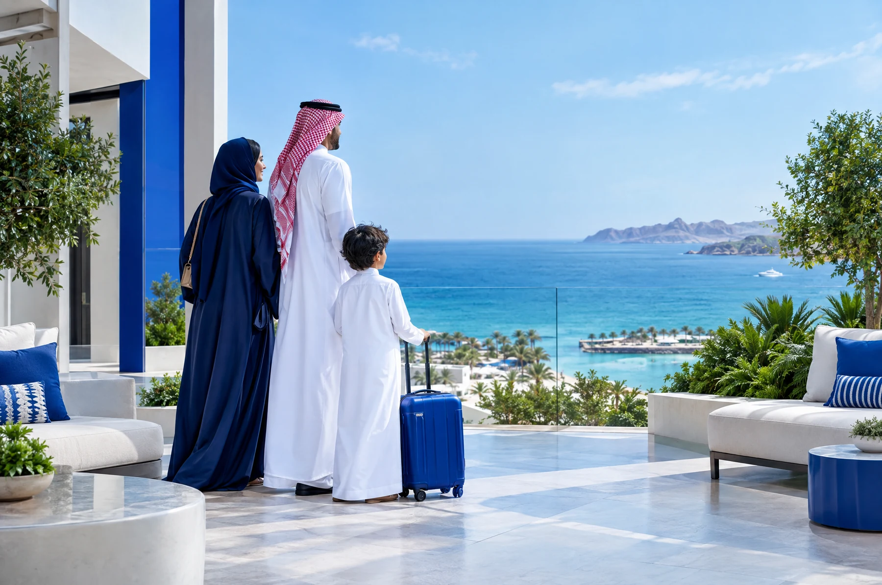 مشهد تعبيري لعائلة سعودية تستمتع بإطلالة وجهة سفر
